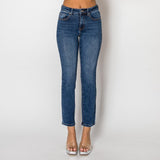 SLIM STRAIGHT JEANS