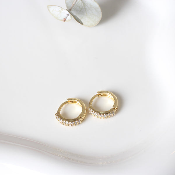 HUGGIE GOLDEN ZIRCONIAS