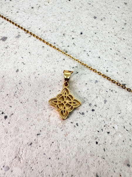 CADENA Y DIJE NUDO DE BRUJA