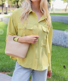 CAMISA ABOTONADA BOLSAS
