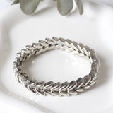 PULSERA V PLATEADA